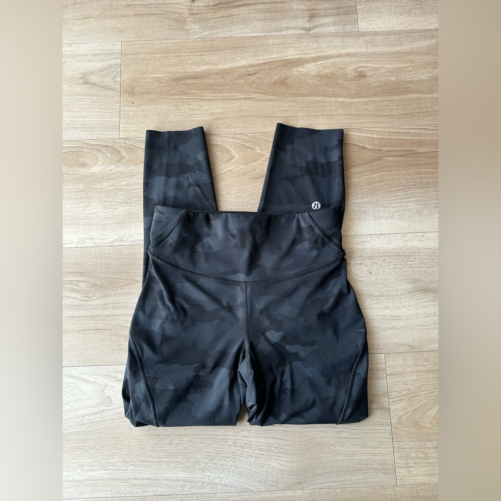Lululemon Camo Base pace High Rise Tight- 21in